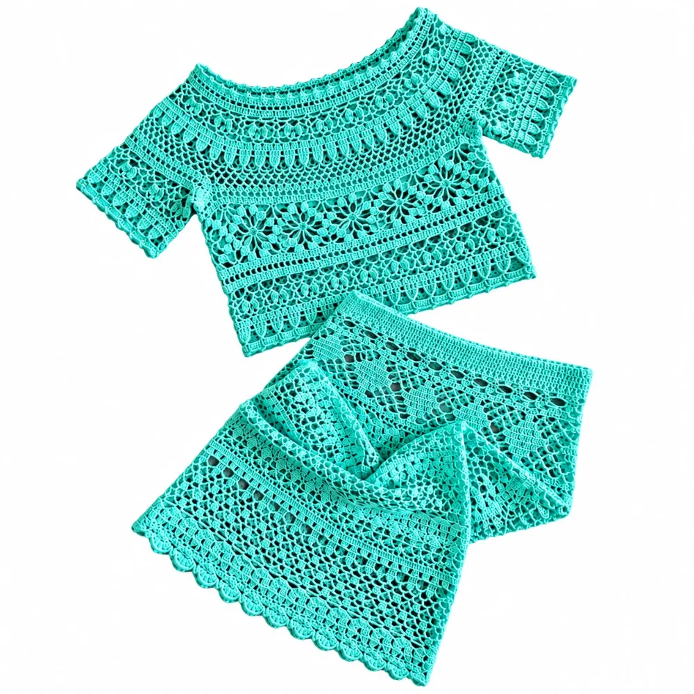 CLOTHING & FASHION